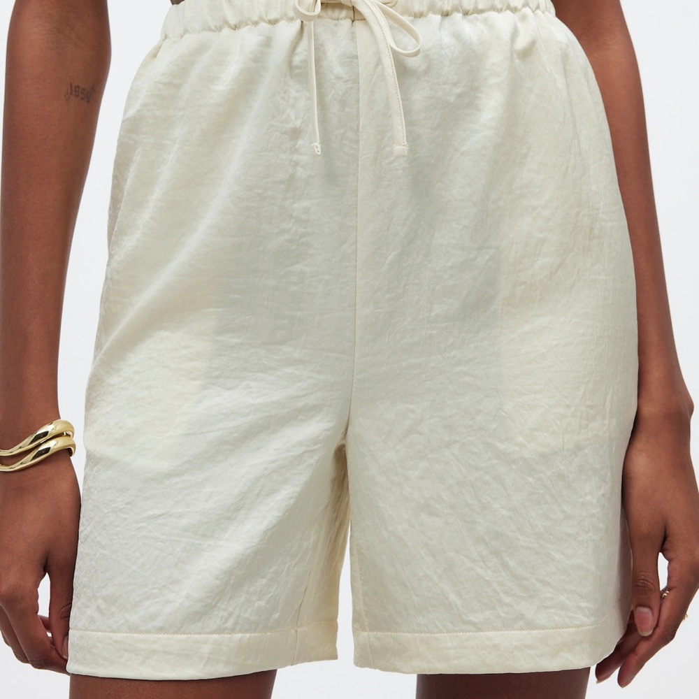 MADEWELL Cream Silky Bermuda Shorts- Women’s M